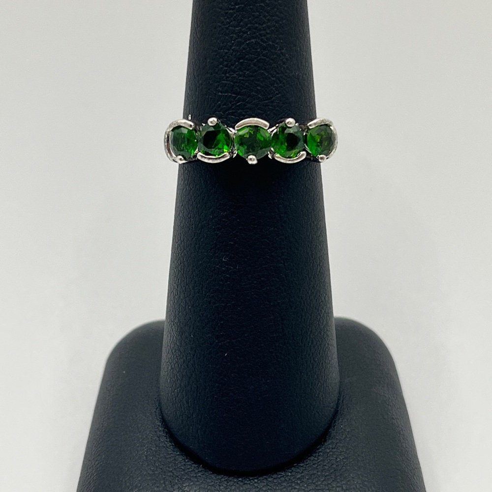 Elegant Green Gemstone Silver Ring